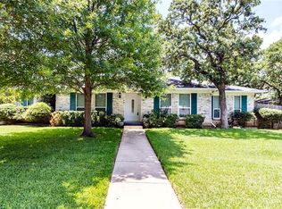 2206 Ravinia Dr, Arlington, TX 76012