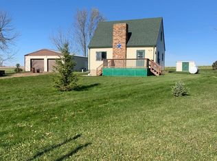 91 Lakeview Dr, Slayton, MN 56172