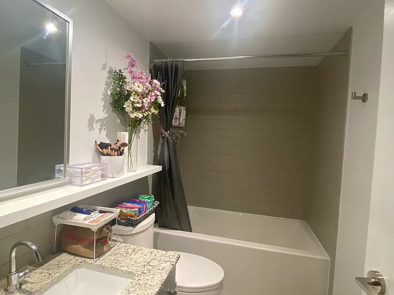 160 Flemington Rd #9 — Photo 11