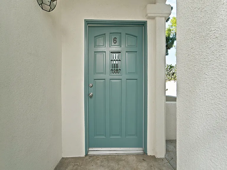1665 Manning Ave — Photo 17