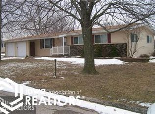 1332 Acm Dr, Saint Paul, IA 52657