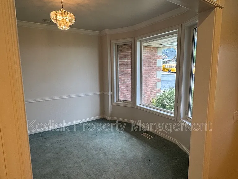 1673 E Webb Way — Photo 12