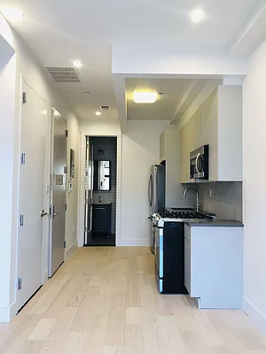 Rented by Roomeze | media 4