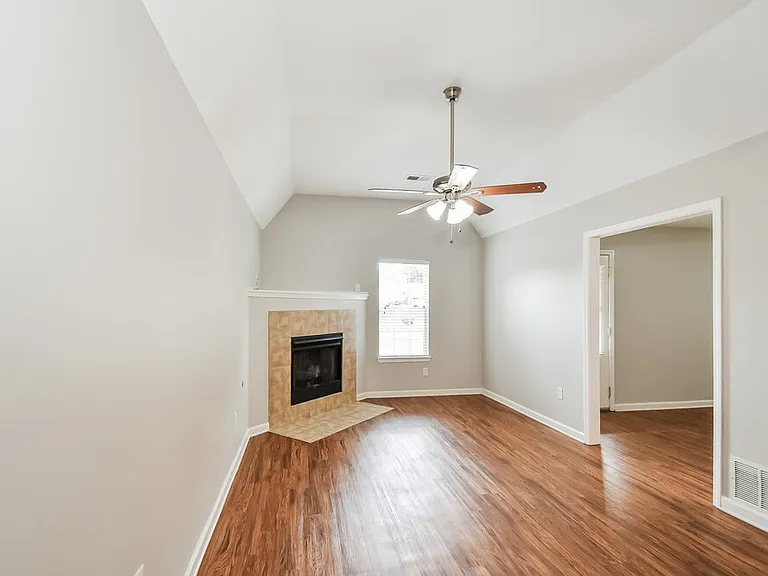 9296 Brooks Dr — Photo 5