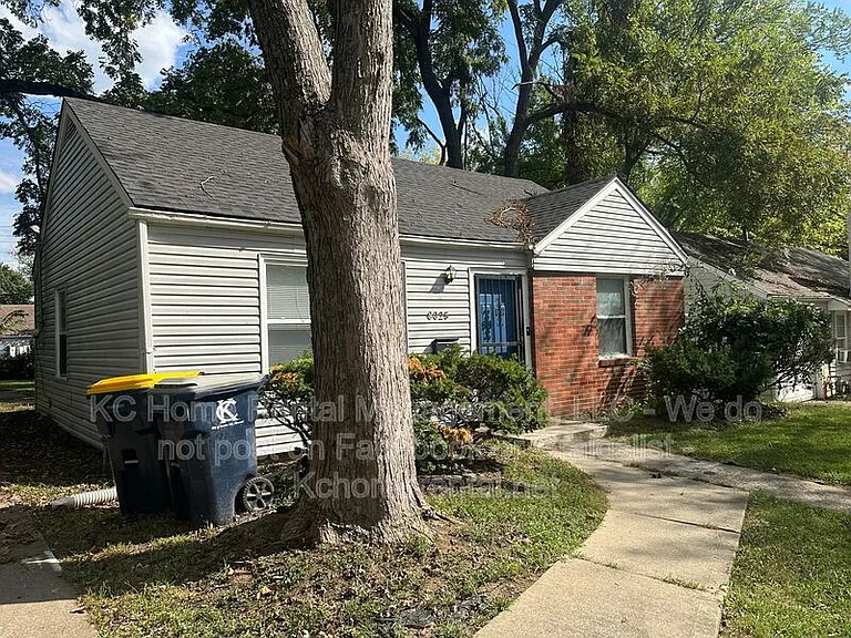 8025 Park Ave — Photo 25