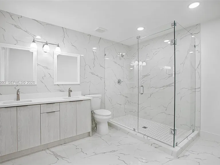 W 72nd Pl — Photo 12