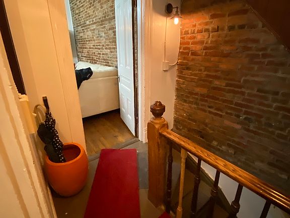 3rd image of 2813 Mount Pleasant St #2F
