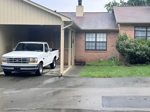 8600 Olde Colony Trl APT 126, Knoxville, TN 37923