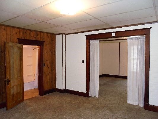 5th image of 104 Jackson St