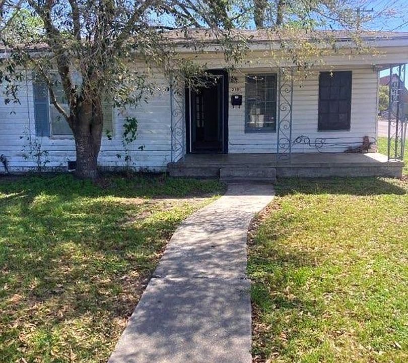 1st image of 2101 E Trinity St