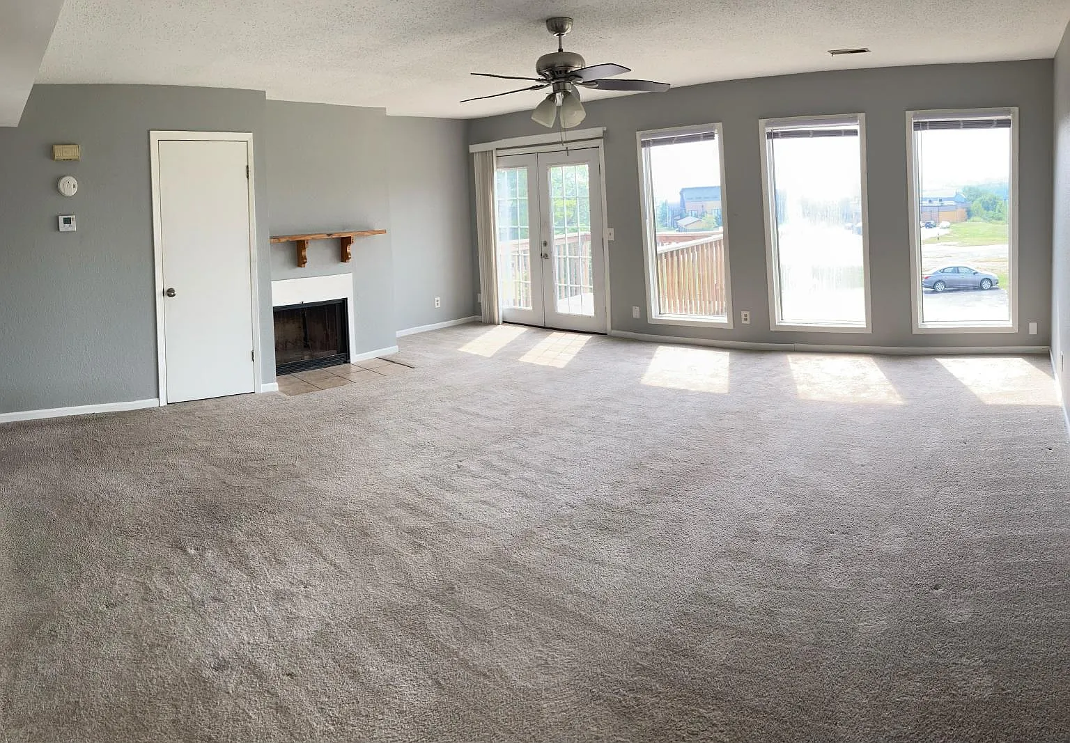 119 Sandridge Dr — Photo 2
