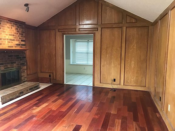 Family room looking towards Kitchen Nook