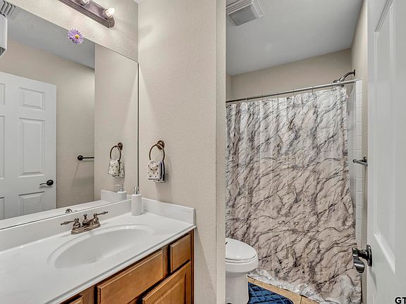 4th image of 2224 Woodgrove Ln