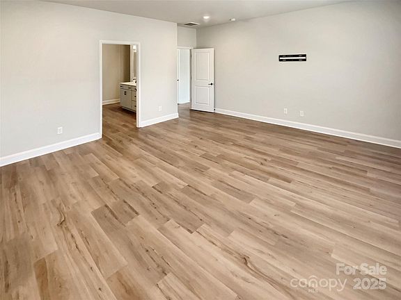 5th image of 6142 Holland St