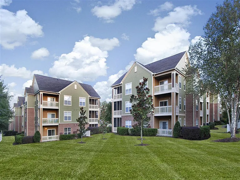 Alden Place at South Square — Photo 32