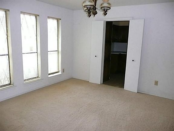 2nd image of 2115 Taxco Dr