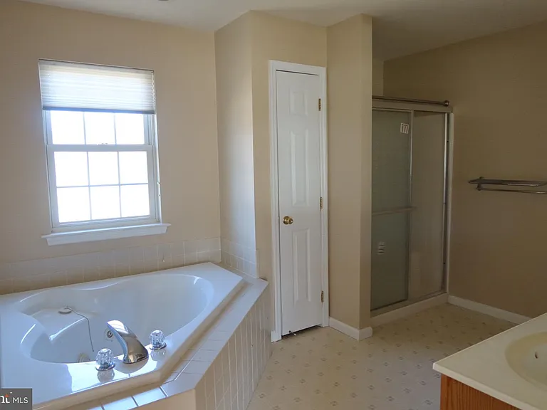 4581 Green Tree Rd — Photo 9