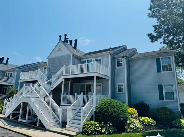 228 London Ct #228, Egg Harbor Township, NJ 08234