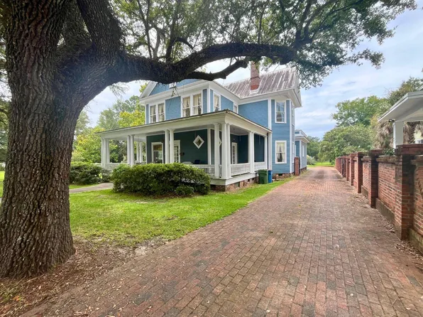309 N Academy St, Kingstree, SC 29556