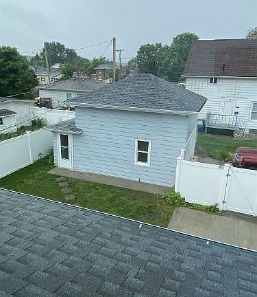 3rd image of 901 S Main St