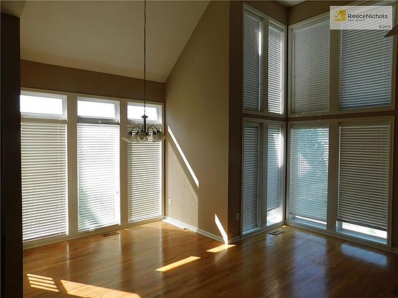 5th image of 9021 N Walrond Ave