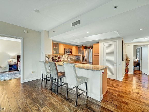 3rd image of 222 Karen Ave Unit 601