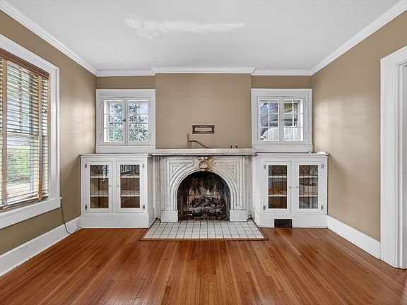 5th image of 813 Barrow Ct