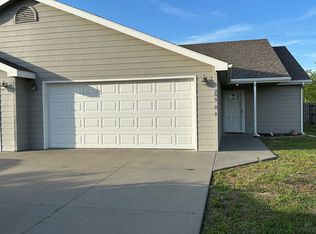 2904 Brookville Dr, Manhattan, KS 66502