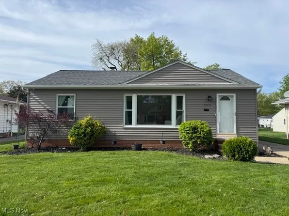 30101 Oakdale Rd, Eastlake, OH 44095