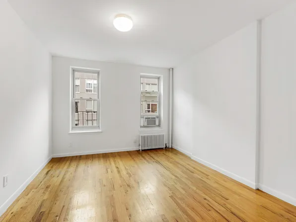 323 West 43rd Street image 2 of 12