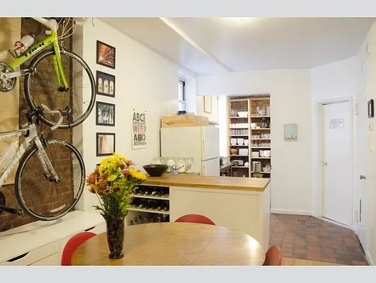 Rented by FirstService Realty (legacy) | media 14