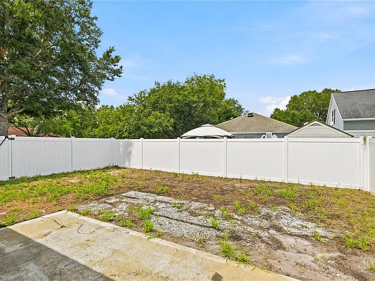 10215 Lakeside Vista Dr — Photo 34
