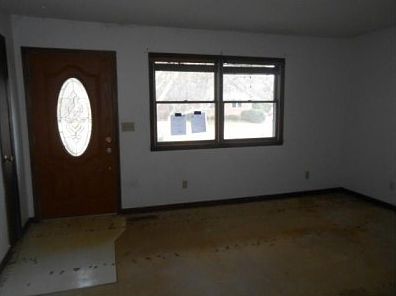 5th image of 10300 Chippewa Dr