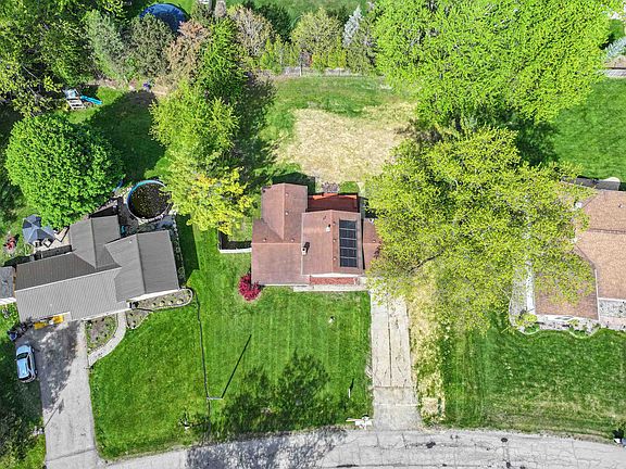 5th image of 6058 Meadowwood Ln