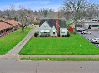 3600 N Belt W, Belleville, IL 62226