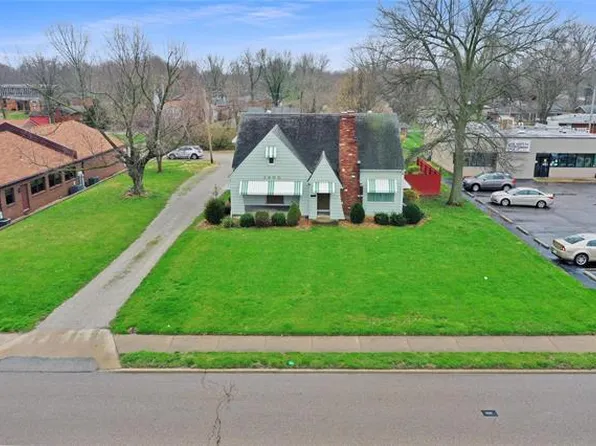 3600 N Belt W, Belleville, IL 62226