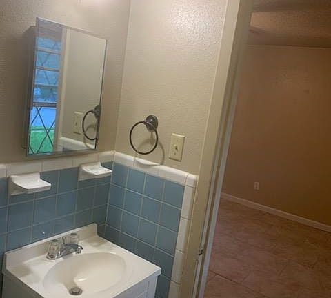 2nd image of 111 Carothers St