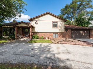 18654 Oak Ave, Lansing, IL