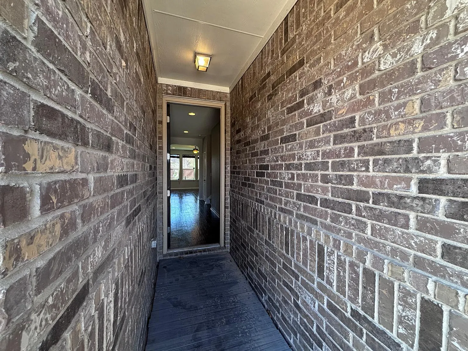 4 bed, 3.0 bath, 2417 sqft, $2,450 — Photo 3