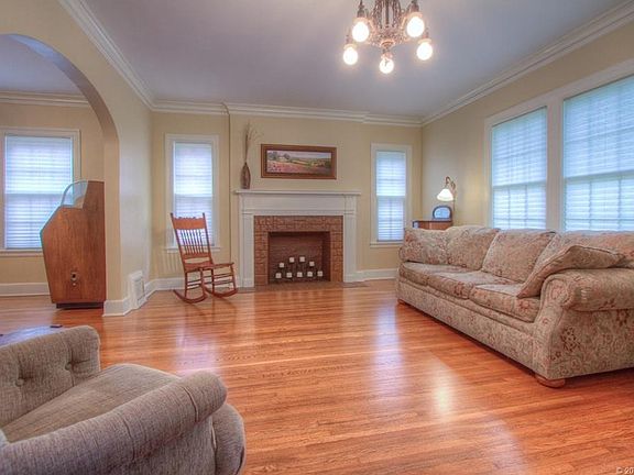 4th image of 1608 S Columbia Pl