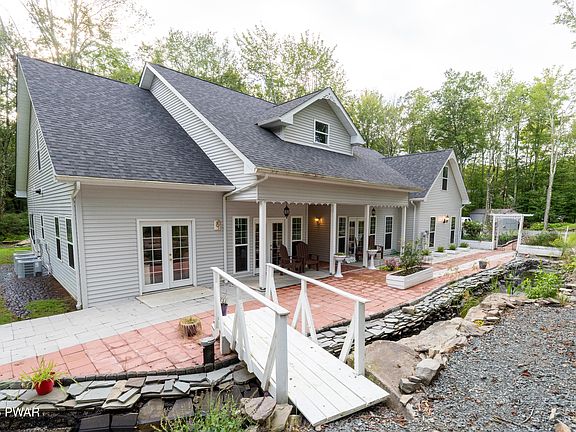3rd image of 126 Blue Heron Way