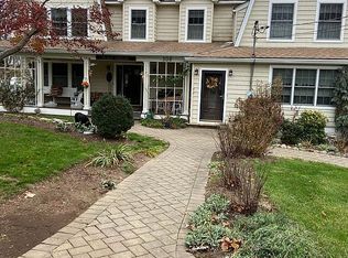 302 Laurel Rd, Pearl River, NY 10965