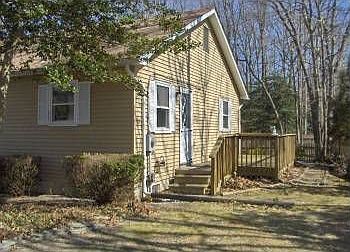 2nd image of 1 Paddock Ln
