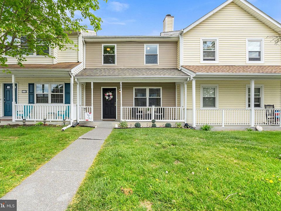 1st image of 388 Surrey Club Ln