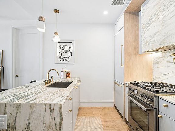 4th image of 114 Lexington Ave #304