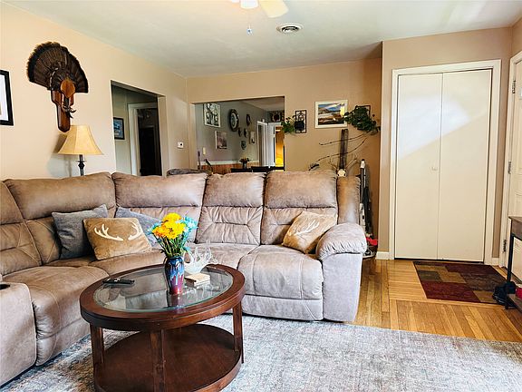 3rd image of 103 Davis Dr
