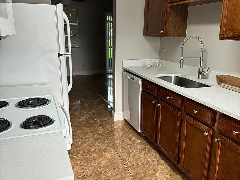 11813 Mintwood Ct — Photo 2