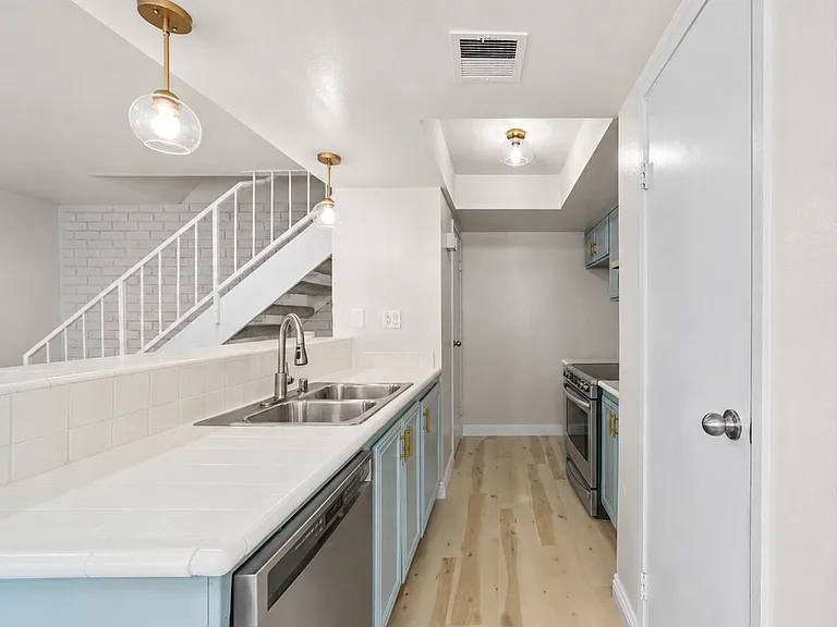 2438 Pepper St — Photo 6