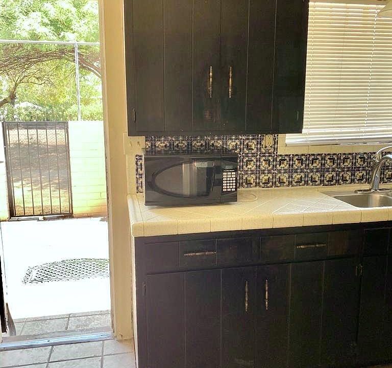 2nd image of 2902 N Mountain Ave #2902