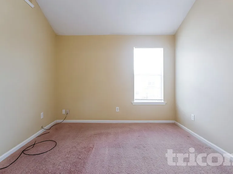 130 Labrea Blvd — Photo 11
